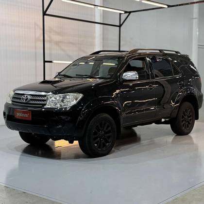 TOYOTA HILUX SW4 3.0 SRV 4X4 7 LUGARES 16V TURBO INTERCOOLER DIESEL 4P AUTOMÁTICO